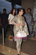 Aishwarya Rai Bachchan snapped at Airport on 10th June 2011.JPG